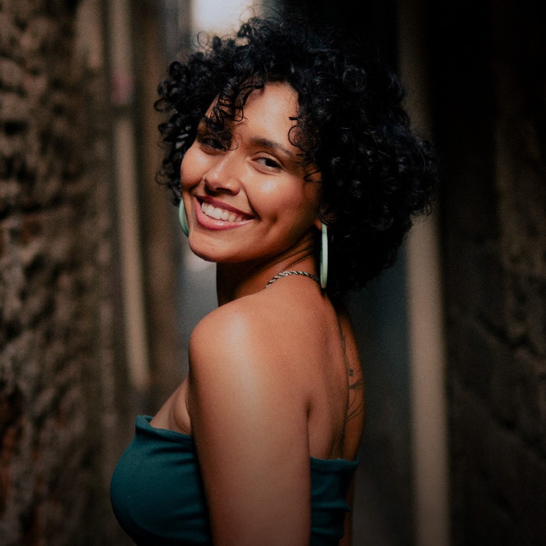 Flyer de Nina Oliveira
